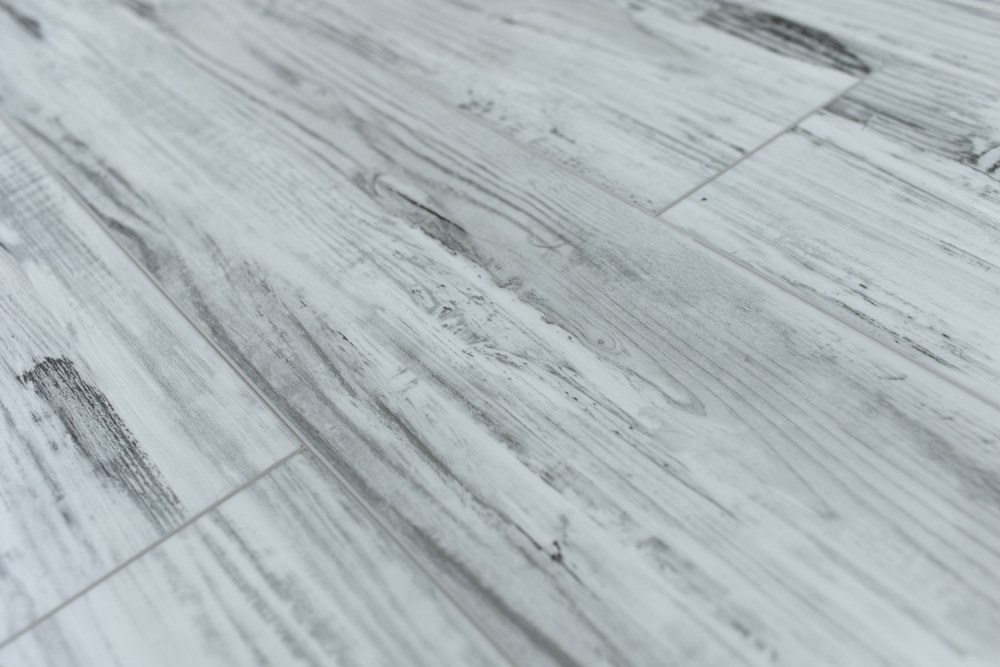 Замковая ПВХ плитка "Art Tile" Берёза Божоле (1220*152*5 мм) — купить в Казани