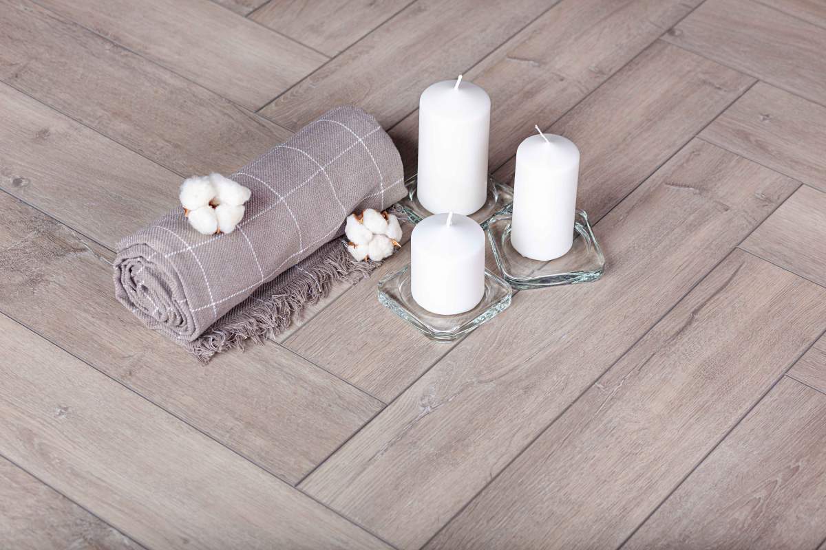 Замковая ПВХ плитка "Aberhof" Carmelita 1682 (615*123*5 мм) — купить в Казани