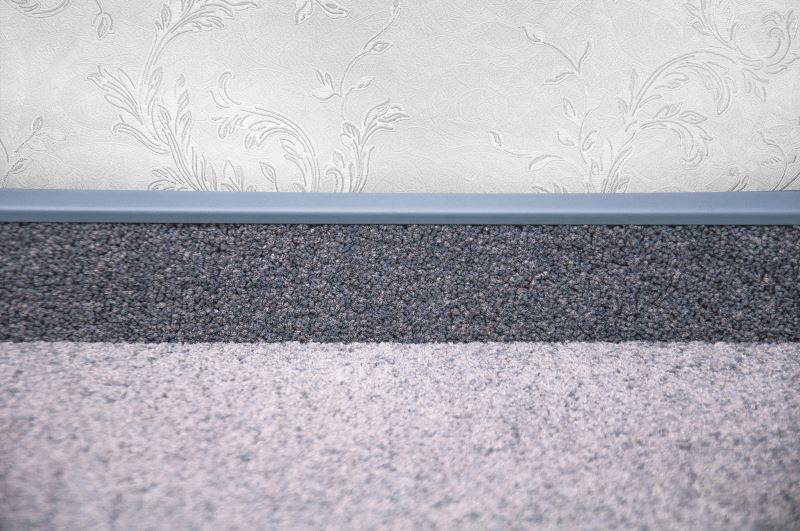 Плинтус для ковролина "Korner" Listwa графит (2500*13,8*50 мм) — купить в Казани