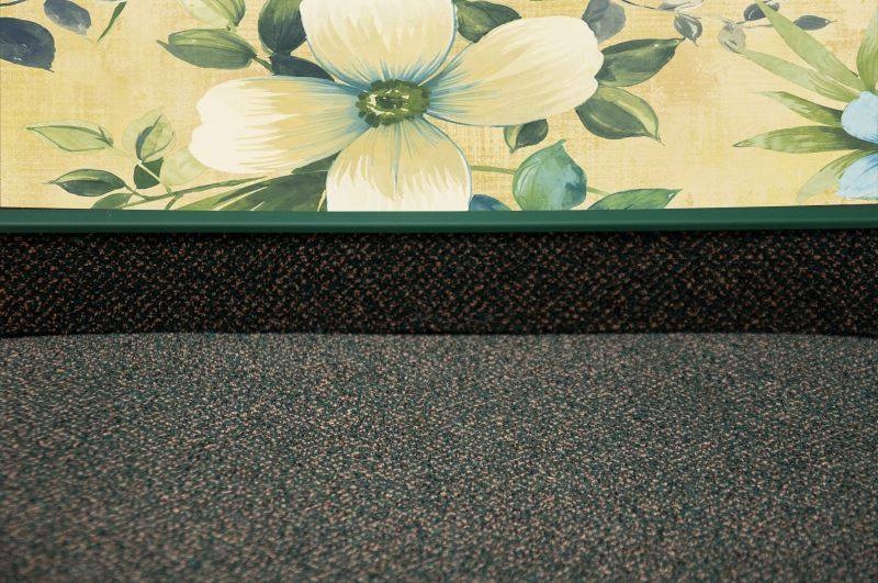 Плинтус для ковролина "Korner" Listwa зеленый (2500*13,8*50 мм) — купить в Казани