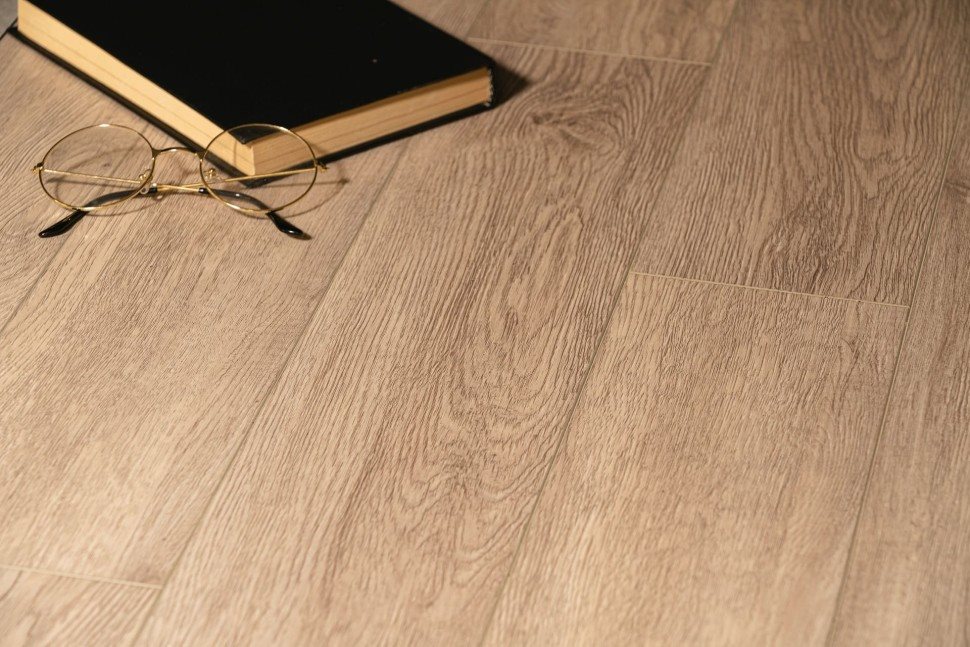 Виниловый ламинат "Bonkeel" Style Дуб Гарднер (1200*125*4 мм) — купить в Казани